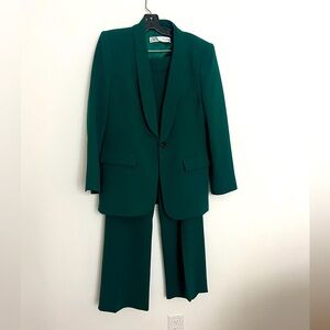Zara Ladies Jacket and Pants Suit Size L Excellent condition